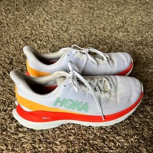 Hoka Mach 4 women’s size 9